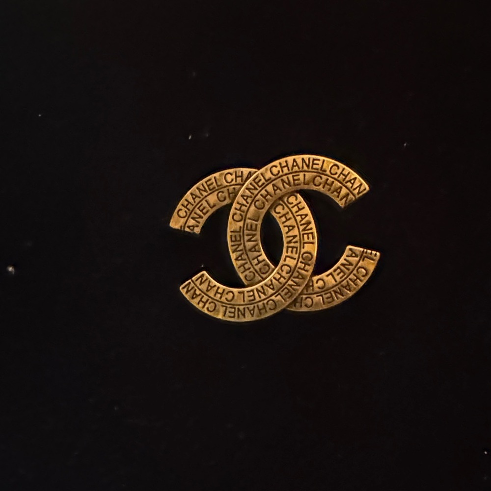 CHANEL antique Gold tone CC Logo Pin with Engraved Script signed in back - Picture 2 of 5